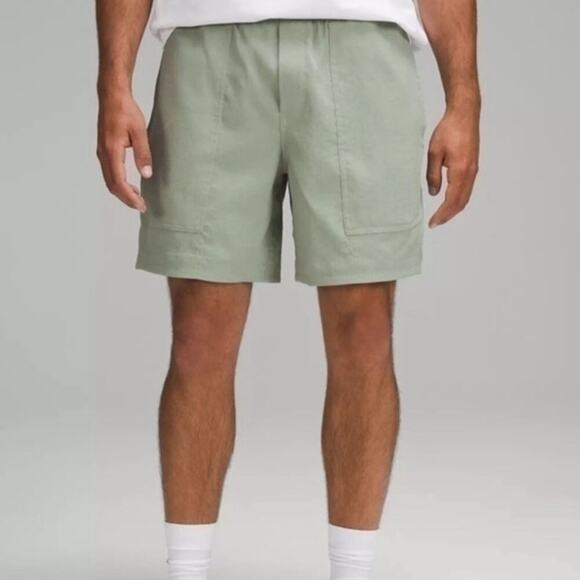 Lululemon Relaxed Fit Pull-On Short Light Woven Size XXL - Picture 1 of 6